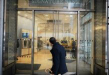Banking World Shakeup: NY Community Bank’s $2.7 Billion Acquisition Reshapes Signature Bank’s Future